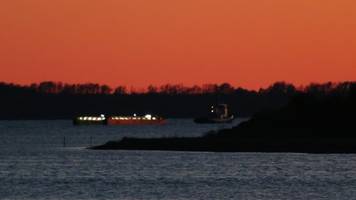 Wal verlässt nach Wochen seine Schicksalsbucht