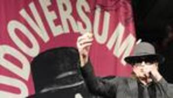 Ausstellung zum Panikrocker: Von Kunst bis Bademantel: Lindenbergs Leben im »Udoversum«