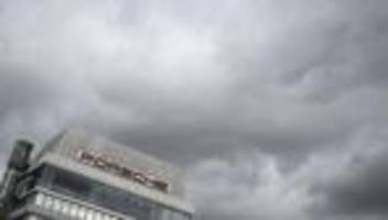 autoindustrie: porsche meldet fast ein viertel weniger gewinn