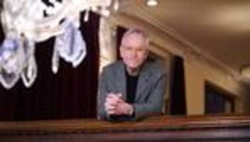 Kultur: Theaterchef: Evers' Doppelrolle darf nicht schiefgehen