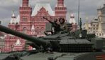 Militärparade in Moskau: Russische Siegesparade aus Furcht vor Angriffen ohne Panzer