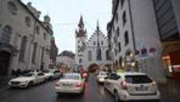 München: Stadtratsplenum beschließt Mindestpreise für Uber & Co.