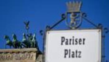 Polizei: Einsatz am Brandenburger Tor wegen verdächtigem Gegenstand