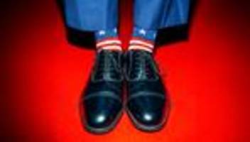 schuhe von donald trump: wie ich einmal versuchte, donald trumps schuhe zu tragen