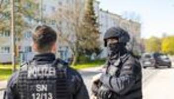 Zwei Tote nach Schüssen: »Akribische Kleinarbeit«: Ermittlungen zu tödlichen Schüssen