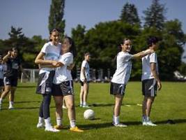 Identität, Würde und Hoffnung: Verschwundene Frauen-Nationalmannschaft kehrt zurück in den Fußball