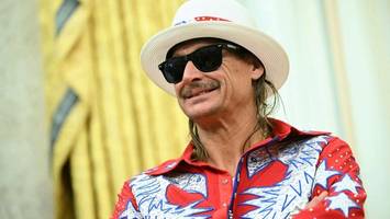 Hegseth nimmt Kid Rock zu Spritztour in Apache-Kampfhubschrauber mit