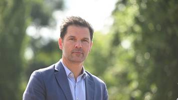 scharfe kritik an kai wegner – „kultursenator ist kein nebenjob“