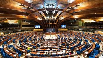 „Nur Ja heißt Ja“: EU-Parlament fordert einheitliche Gesetzgebung für Europa