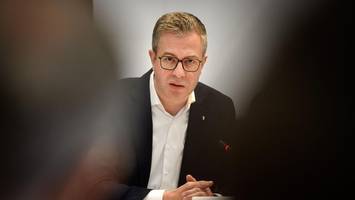 Berlins Finanzsenator Stefan Evers wird auch neuer Kultursenator