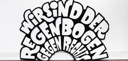 Demoschilder aus Designerinnenhand: »Dann soll es wenigstens ein bisschen witzig sein«
