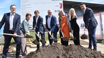 Meilenstein für S5-Projekt: 40-Millionen-Bau bringt den Strom auf AKN-Strecke