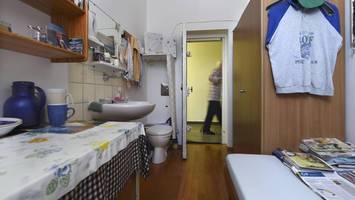 in hamburger gefängnis: häftling hortet 400 kilo lebensmittel in seiner zelle