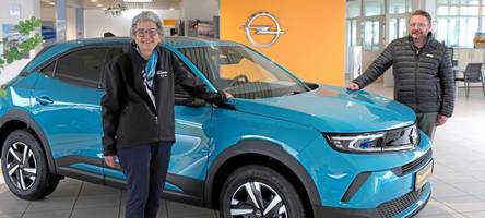 eine frau im autohaus: „mir hat man die leitung nicht zugetraut. aber ich habe es einfach gemacht“