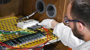 thüringer forscher bauen jetzt batterien mit holz