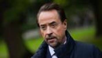 Antwort auf Lebensthema: Liefers erkennt: In jeder Sekunde mit allem verbunden