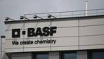 Chemiekonzern: Wettbewerbsdruck: BASF setzt im ersten Quartal weniger um