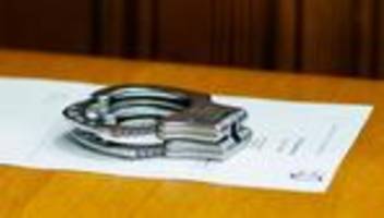 justiz: fast 1.500 menschen werden in mv per haftbefehl gesucht