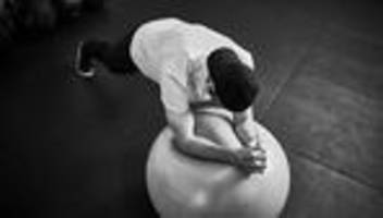 Unser Personal Trainer: Die Säge auf dem Ball