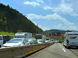 Autobahn 13 dicht: Himmelfahrts-Urlauber erwartet Verkehrschaos am Brenner