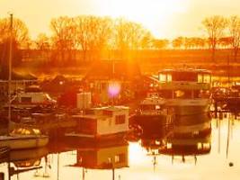 recht heftiger rummel zu ende: insel poel atmet nach wal-drama durch