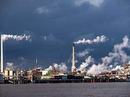 hormus - nadelöhr im welthandel: iran-krieg sorgt für materialknappheit in deutscher industrie