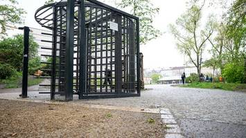 Nächtliche Aktion: Zaun am Görlitzer Park erneut beschädigt