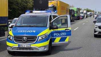 a39: Überholmanöver mit kettenreaktion verursacht 20.000 euro schaden