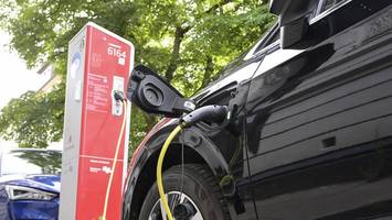 statt tankrabatt? verkehrsclub fordert „fahrpreisbremse“ für deutschlandticket