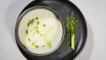 Tipp vom Gastro-Profi: So machen Sie köstliche Spargelsuppe – fast kostenlos
