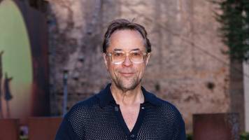 Dein Körper verschwindet: Jan Josef Liefers spricht über seine Ketamin-Therapie