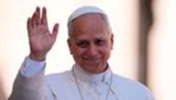 Ein Jahr Leo XIV.: ARD-Doku: Was sagen Kebekus und Neubauer über den Papst?