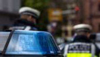 Fahndung läuft: Geldautomatensprenger setzen Gebäude in Brand