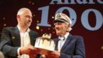 Geburtstagsfeier in Weimar: KZ-Überlebender Moiseenko feiert 100. mit vielen Gästen