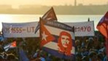 1. Mai: Kuba: Hunderttausende protestieren gegen US-Embargo