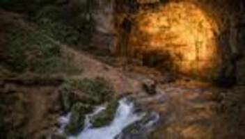 Notfall in Höhle: Großer Rettungseinsatz in Höhle: Notfall bei Wandergruppe