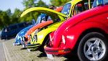 Oldtimer-Treffen: Ein Lebensgefühl: Hunderte Oldtimer-Fans beim Käfertreffen