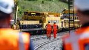 Zugverkehr: Harte Zeiten für Bahnfahrer in Bayern