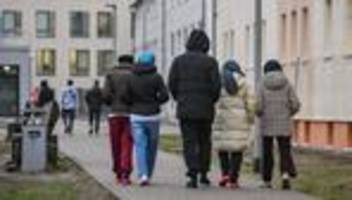 Migration: Zahl neuer Asylanträge in Deutschland im April zurückgegangen