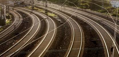 Deutsche Bahn: Gerissene Oberleitung bei Lüneburg – Hunderte im ICE gestrandet
