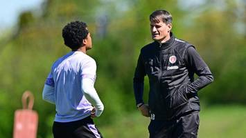 fc st. pauli: setzt trainer blessin fujita gegen mainz nur auf die bank?