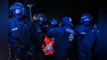 1. mai in der hauptstadt – warum die polizei selbst „scheißbullen“ schrie