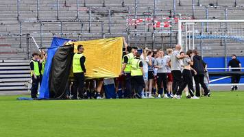 HSV-Spielerin bricht auf dem Platz zusammen – Klub geschockt