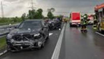 Notfälle: Frau stirbt bei Unfall auf A61 - Kind schwer verletzt