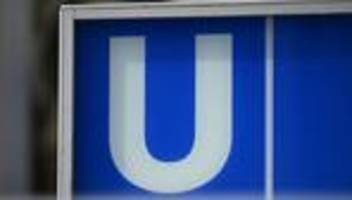 Unfälle: Mann stürzt auf U-Bahngleise und stirbt
