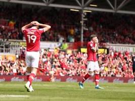 wrexham verpasst premier league: hollywood-stars müssen erste fußball-enttäuschung verdauen