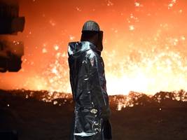 Industriekonzern: Thyssenkrupp will Stahlsparte vorerst doch behalten