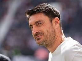 kommt's zum blitz-knall?: wut-coach riera und pleite: bei der eintracht brennt's