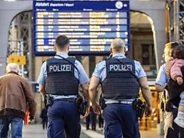 Weniger Straftaten an Bahnhöfen: Angriffe auf Bahn-Mitarbeiter steigen deutlich