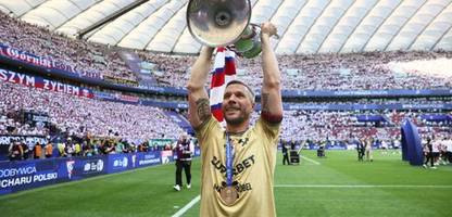 lukas podolski: mit 40 jahren gewinnt er zum ersten mal den polnischen pokal